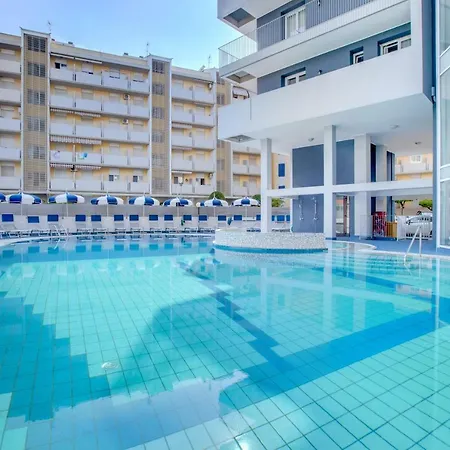 Ambassador Apartment *