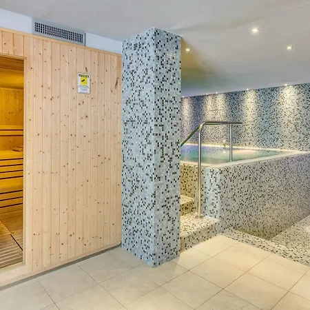 Ambassador كاوْرلي